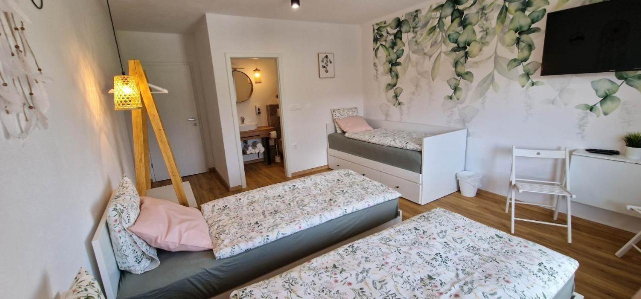 Hotel Samarin Črnomelj Kültér fotó