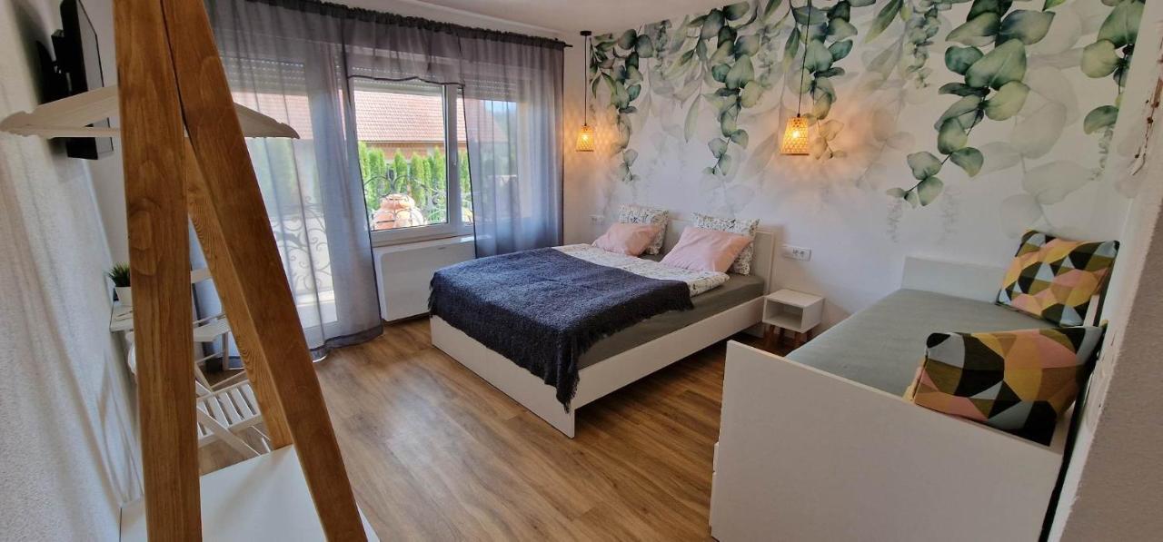 Hotel Samarin Črnomelj Kültér fotó