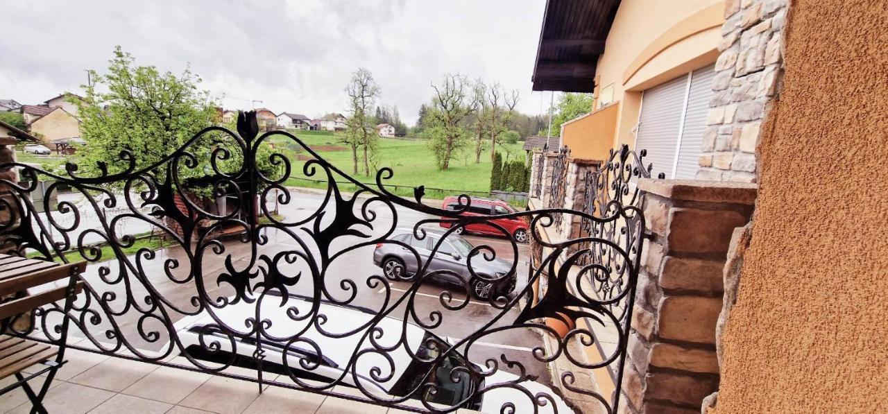 Hotel Samarin Črnomelj Kültér fotó