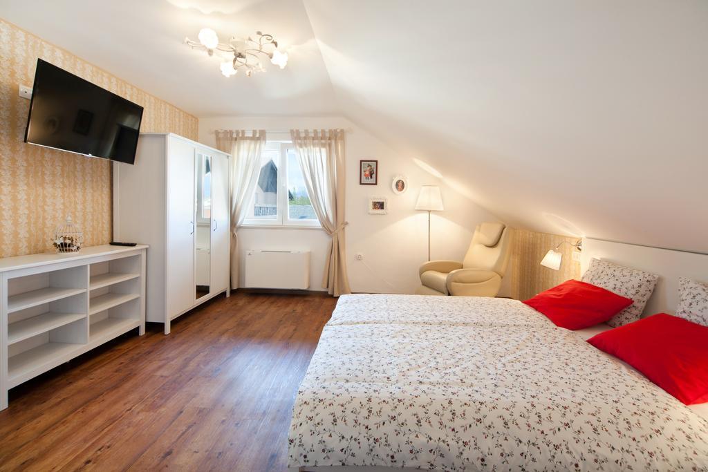 Hotel Samarin Črnomelj Kültér fotó